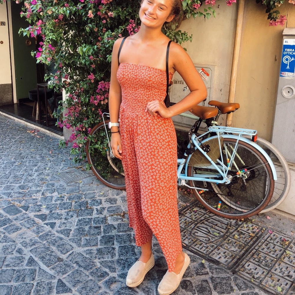 Super cute jumpsuit.